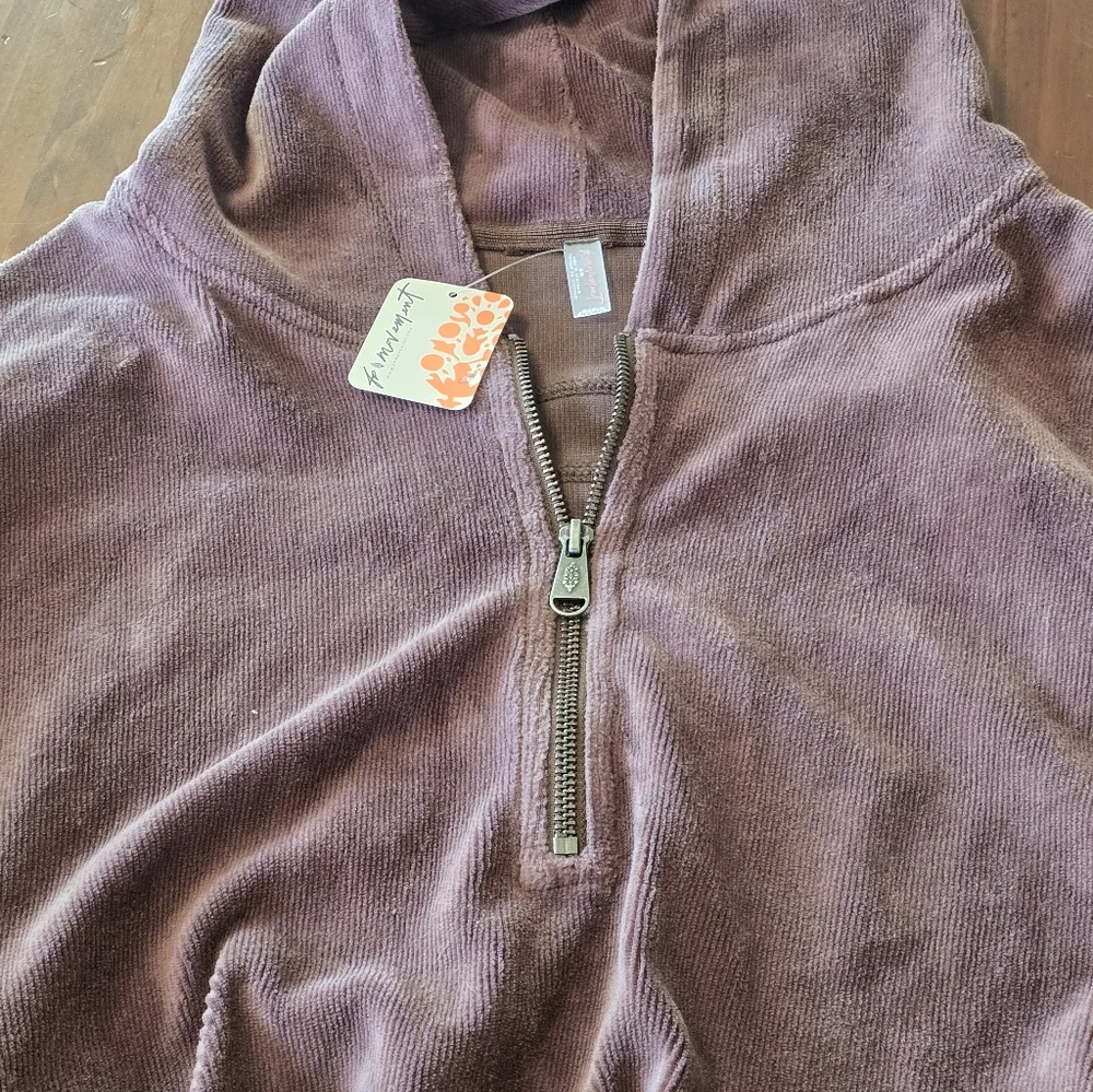 Free People Movement Let's Volley Velour Cropped Hoodie in the color Cocoa Med - Picture 9 of 9